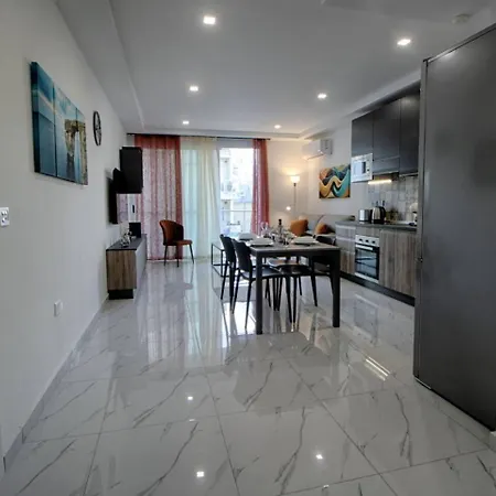 3bed With Shared Heated Pool By Homely Apartamento