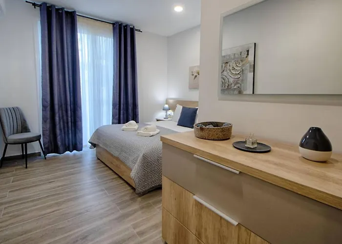 3bed With Shared Heated Pool By Homely 아파트