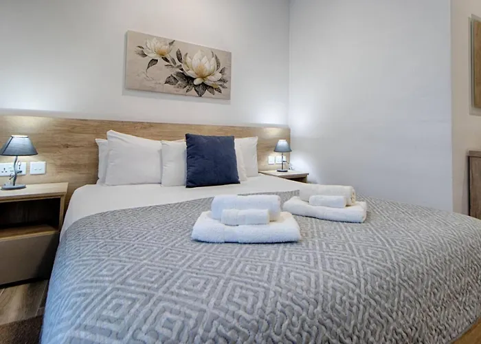 아파트 3bed With Shared Heated Pool By Homely *