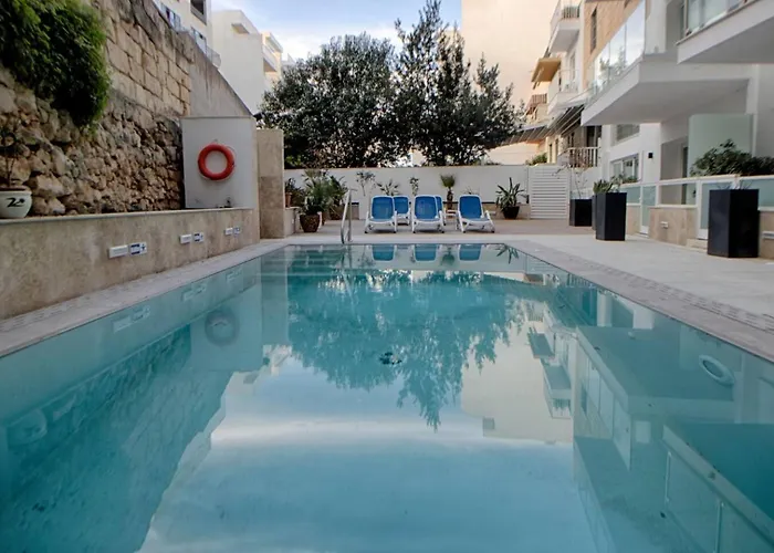 3bed With Shared Heated Pool By Homely 아파트 *