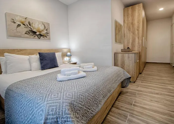 아파트 3bed With Shared Heated Pool By Homely 멜리에하